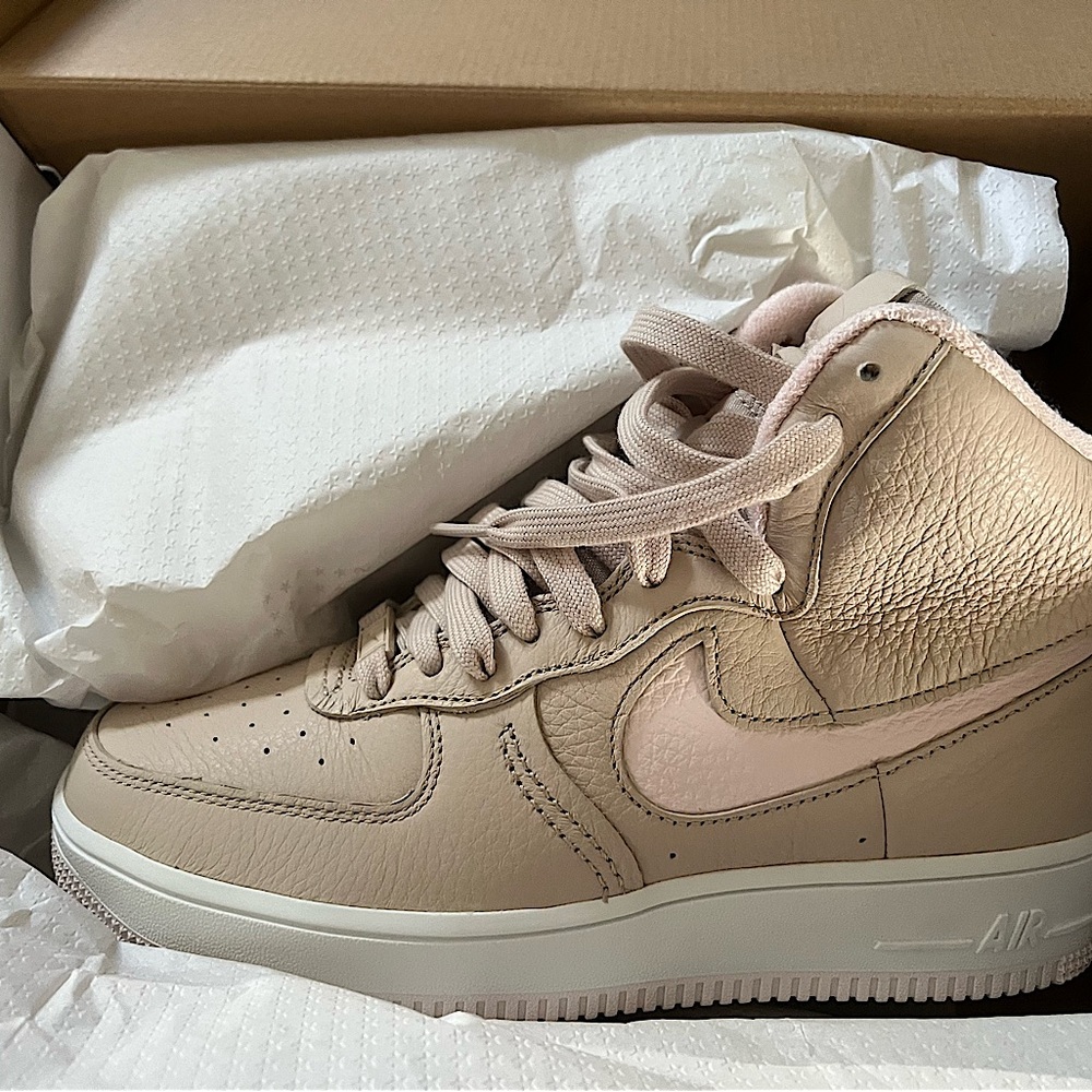 Nike Air Force 1 Sculpt W 8.5/ M 7